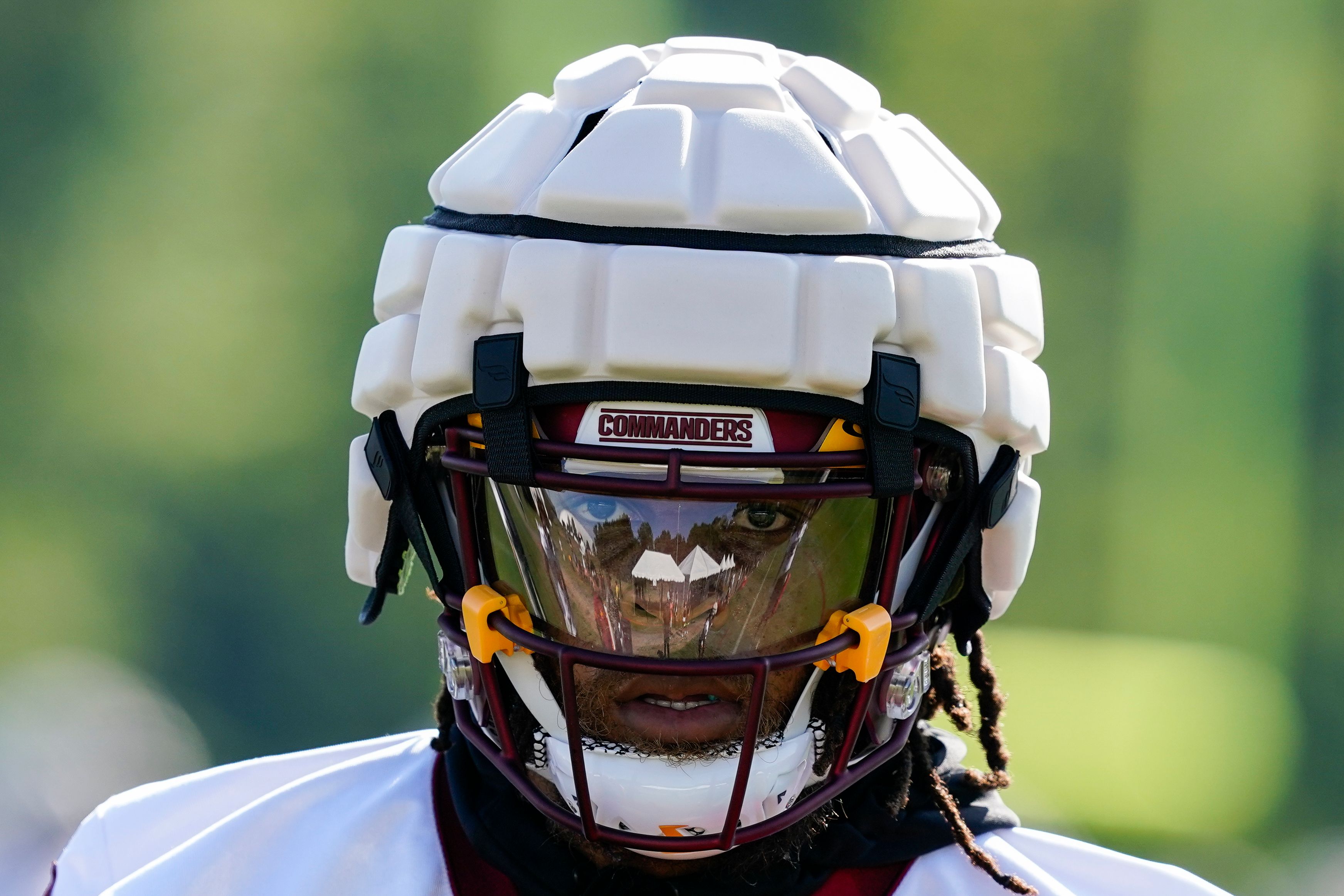 white falcons helmet