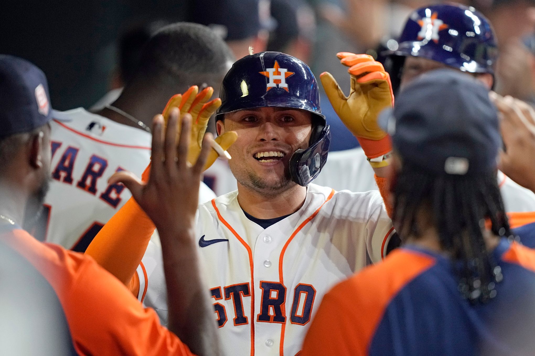 Astros insider: Why Dusty Baker kept Yuli Gurriel on the bench