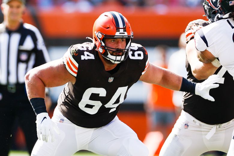 JC Tretter, NFLPA president and former Browns center, retires after nine  seasons