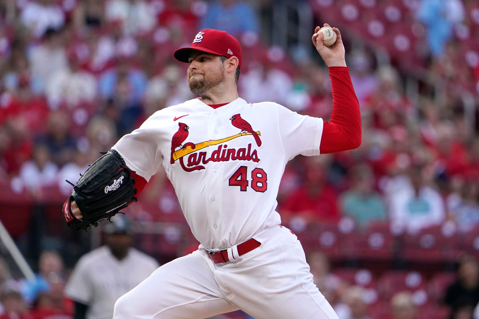 Jordan Montgomery, ex jugador de los Yankees, en acción con los Cardenales de San Luis.