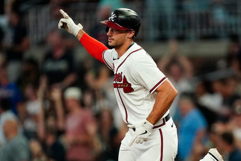 Braves finish sweep of Mets, add to division lead