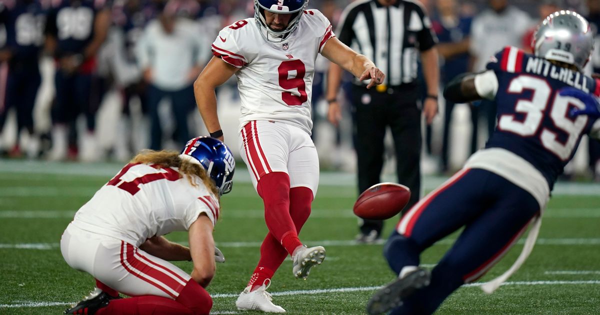 New York Giants running back Gary Brightwell (23) runs onto the