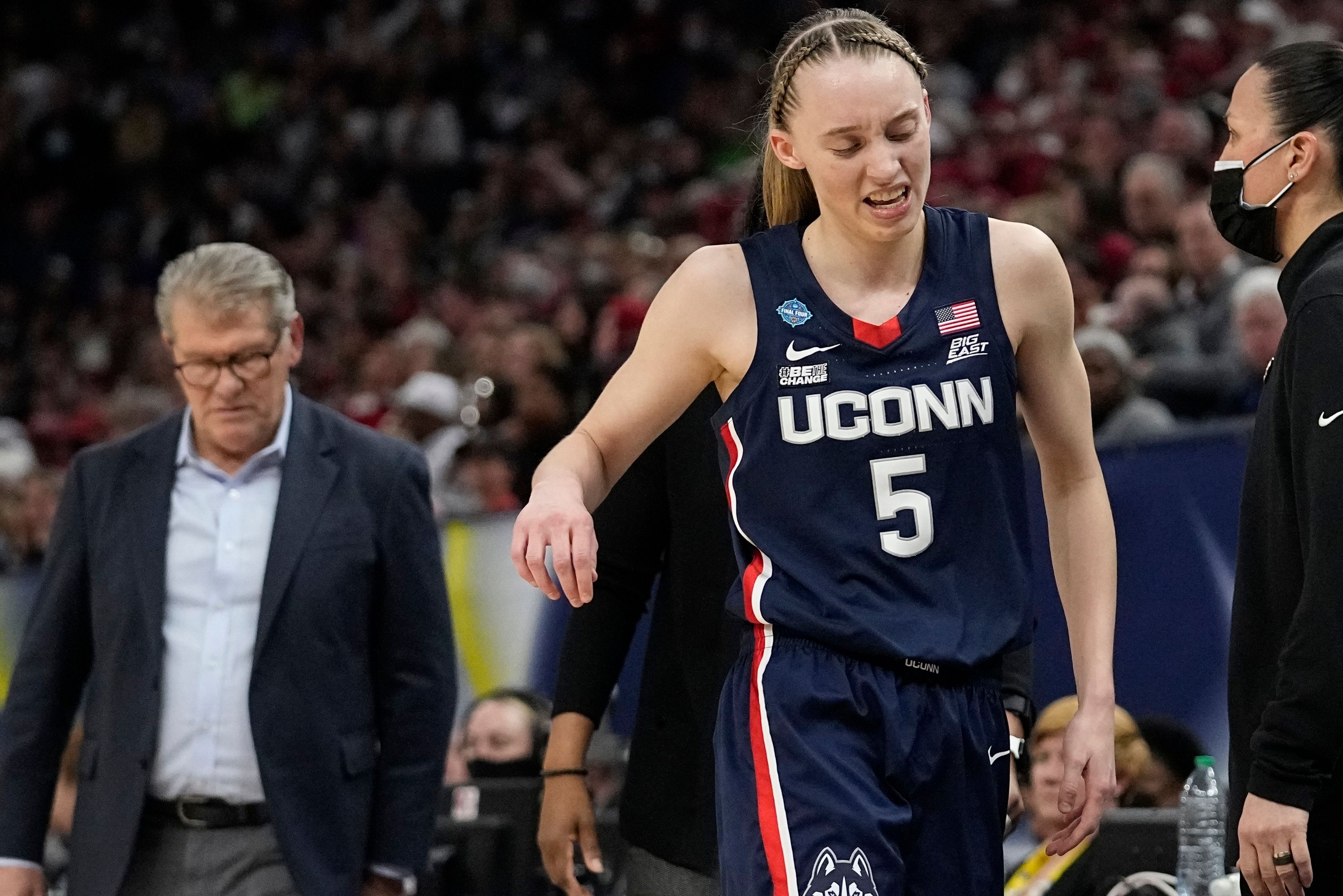 Star Guard Paige Bueckers Plans To Play For UConn In 2023-24 | The ...