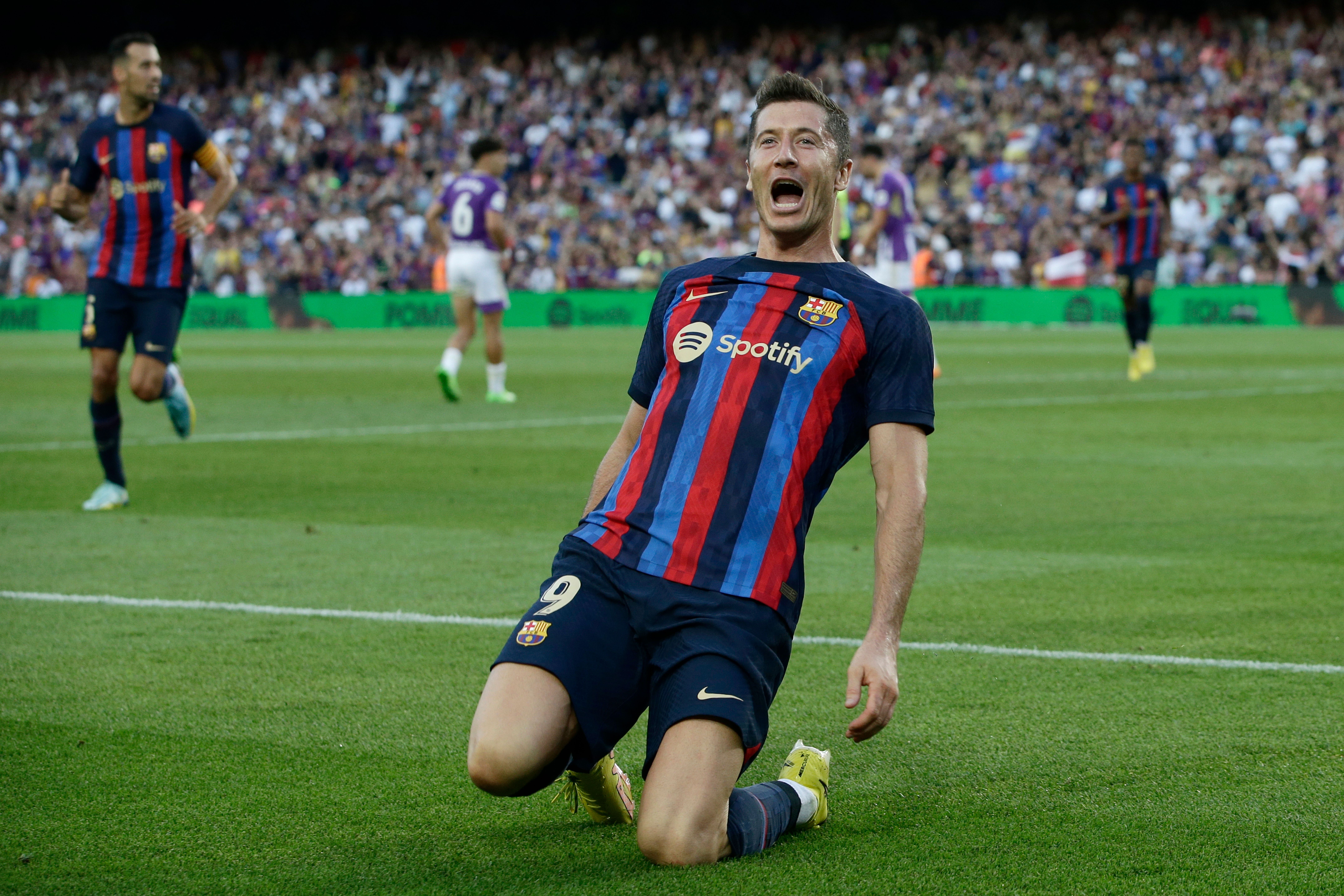Lewandowski leads Barcelona; Benzema keeps Madrid perfect | The