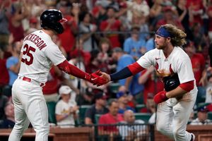 O'Neill's 3-run HR in 8th Lifts Cardinals Over Braves 6-3 - Bloomberg