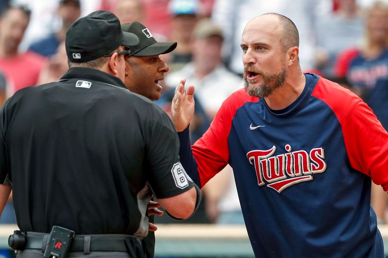 Blue Jays top Twins on overturned call; Baldelli ejected