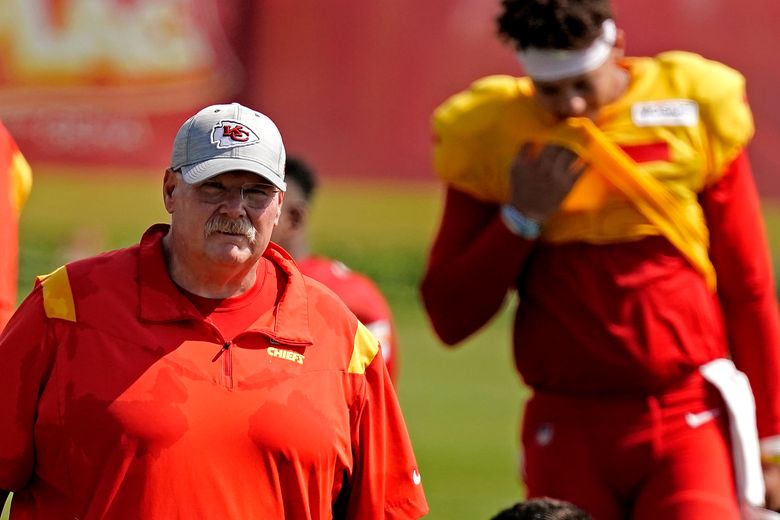 Chiefs' Brown makes practice debut; Dunlap due to arrive