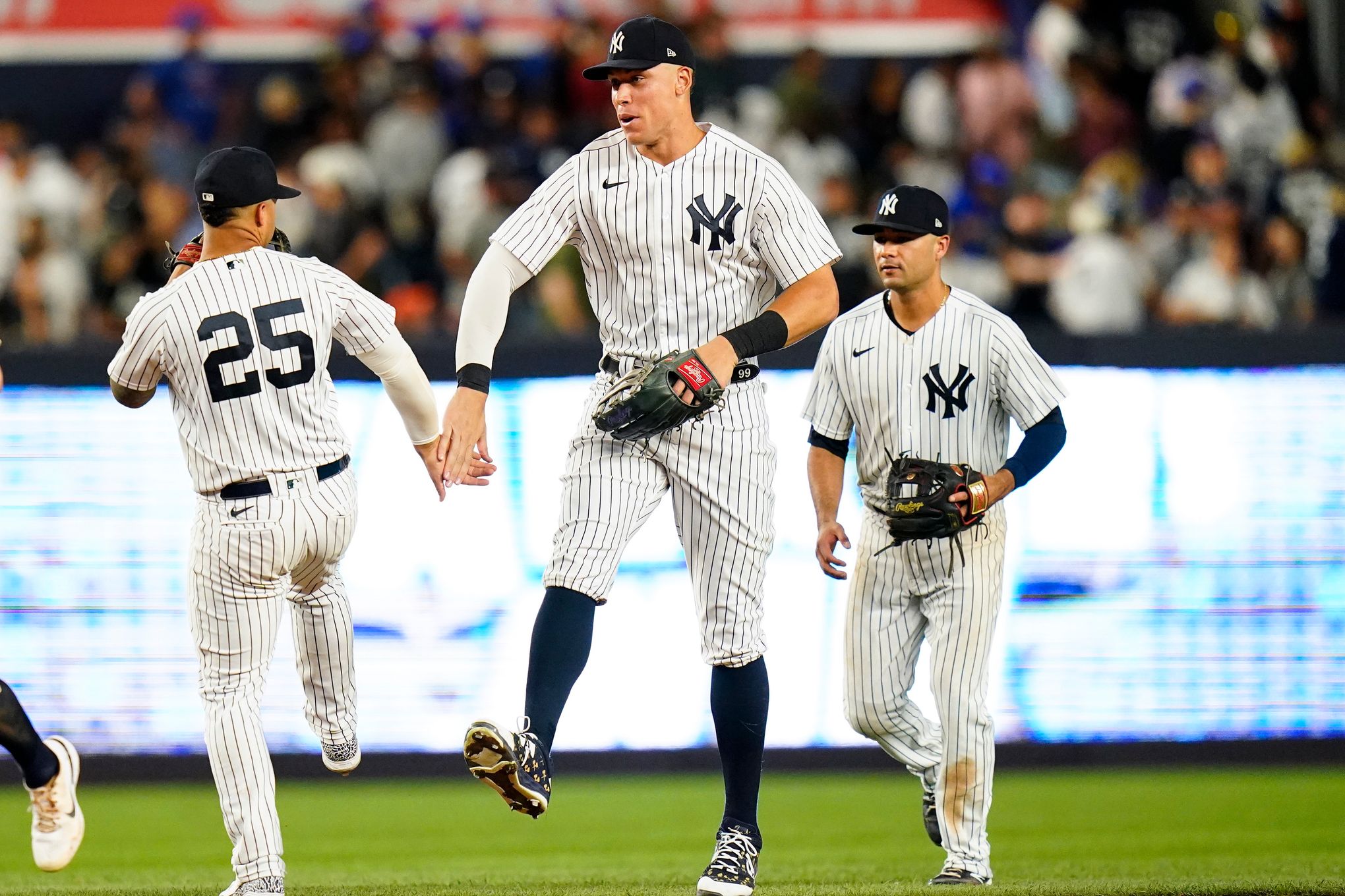 Isiah Kiner-Falefa steals home as Yankees lead NY Mets