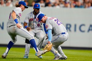 Judge 48th HR, Yanks Beat Mets 4-2 to Sweep Subway Series - Bloomberg