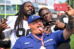 Jadeveon Clowney's No. 7 jersey to be retired by South Carolina - cleveland .com