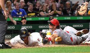 Chavis' bases-loaded single in 9th puts Pirates over Reds - The San Diego  Union-Tribune