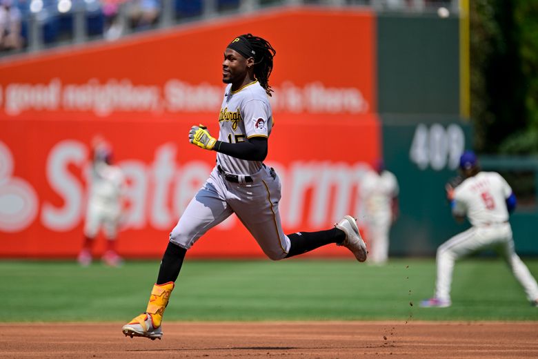 Philadelphia Phillies hold on to beat Pittsburgh Pirates