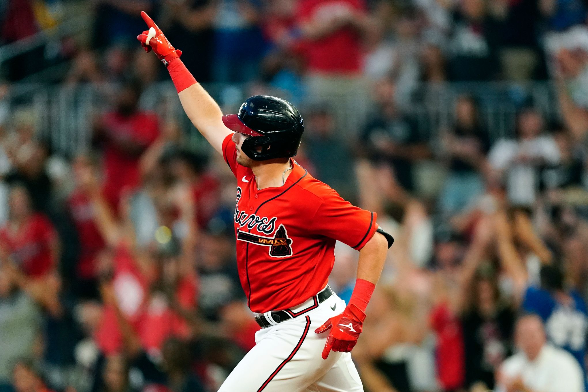 Astros top Braves, 5-2