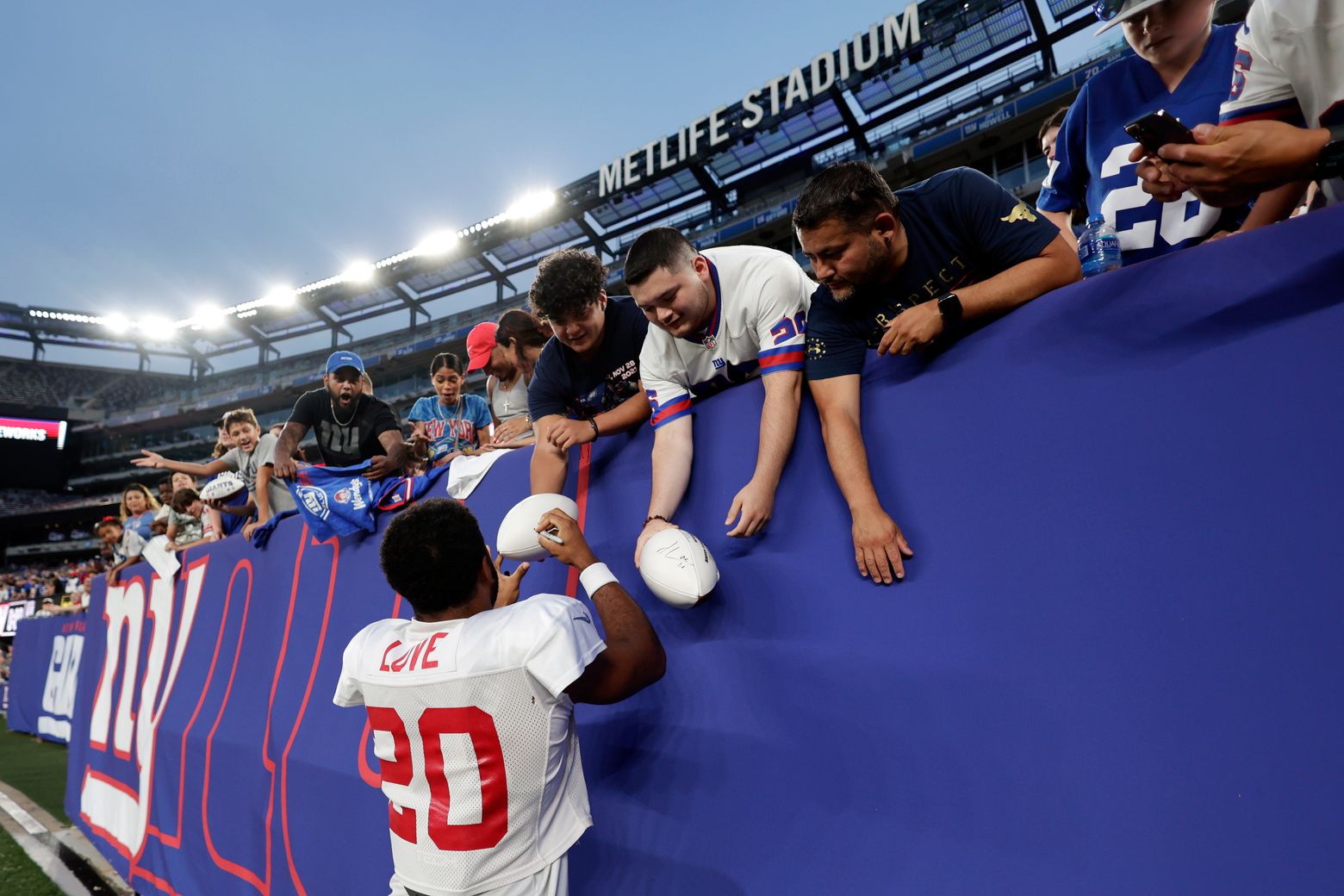 Julian Love to be wild card in Martindale's Giants defense | The Seattle  Times