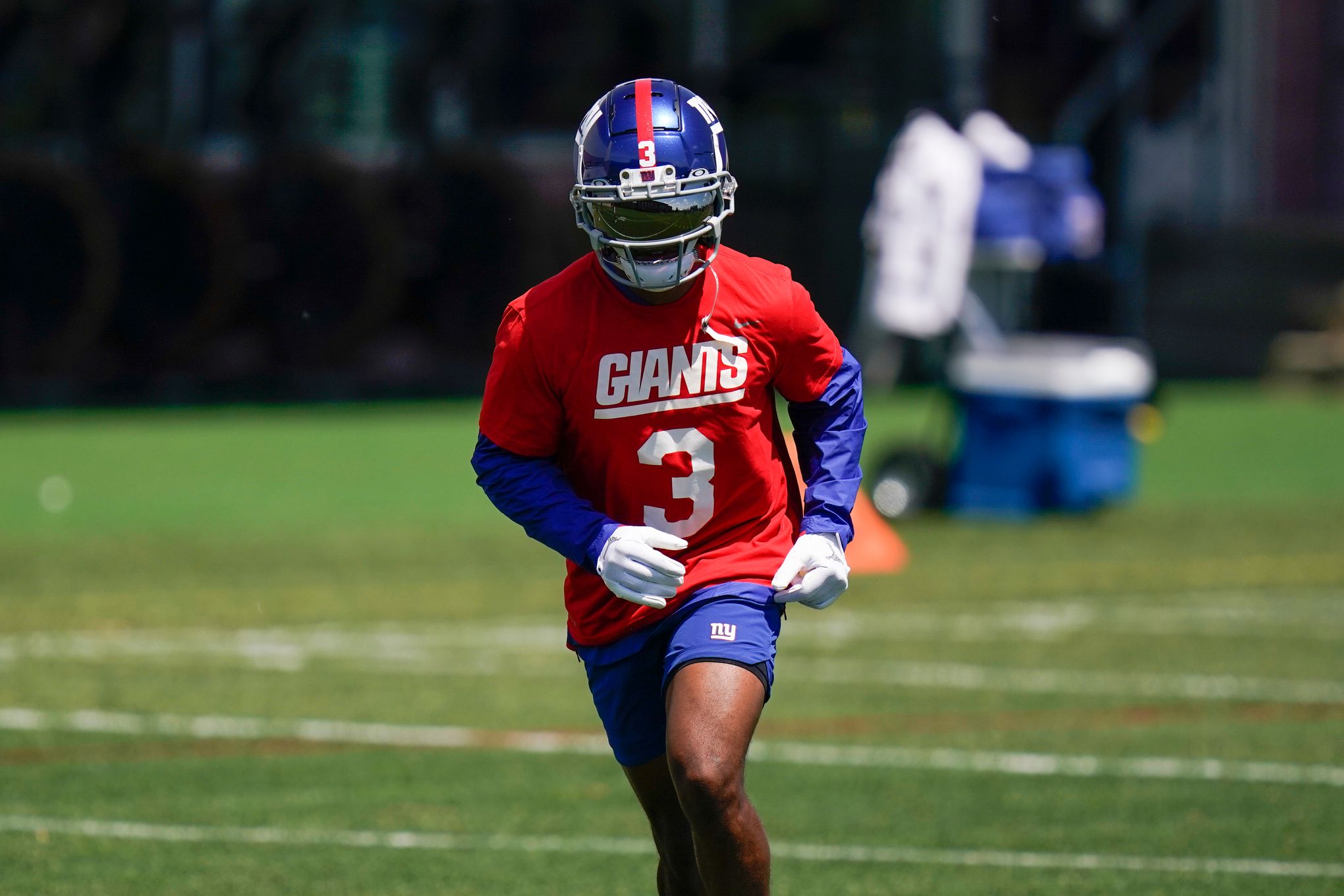 Giants' Shepard practices 8 months after tearing Achilles