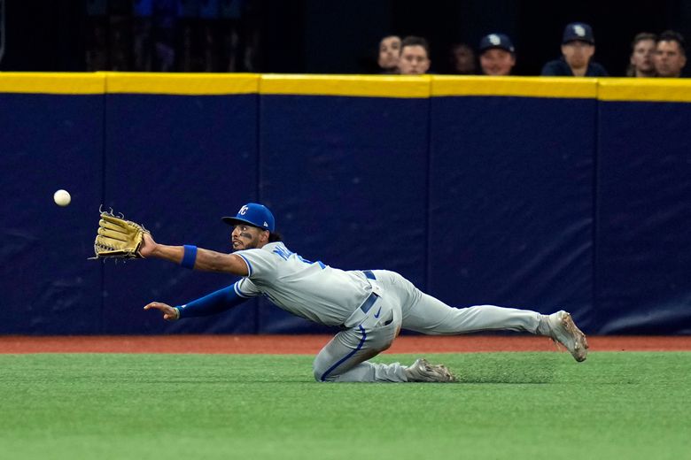 Royals score late, beat Rays to end 4-game skid