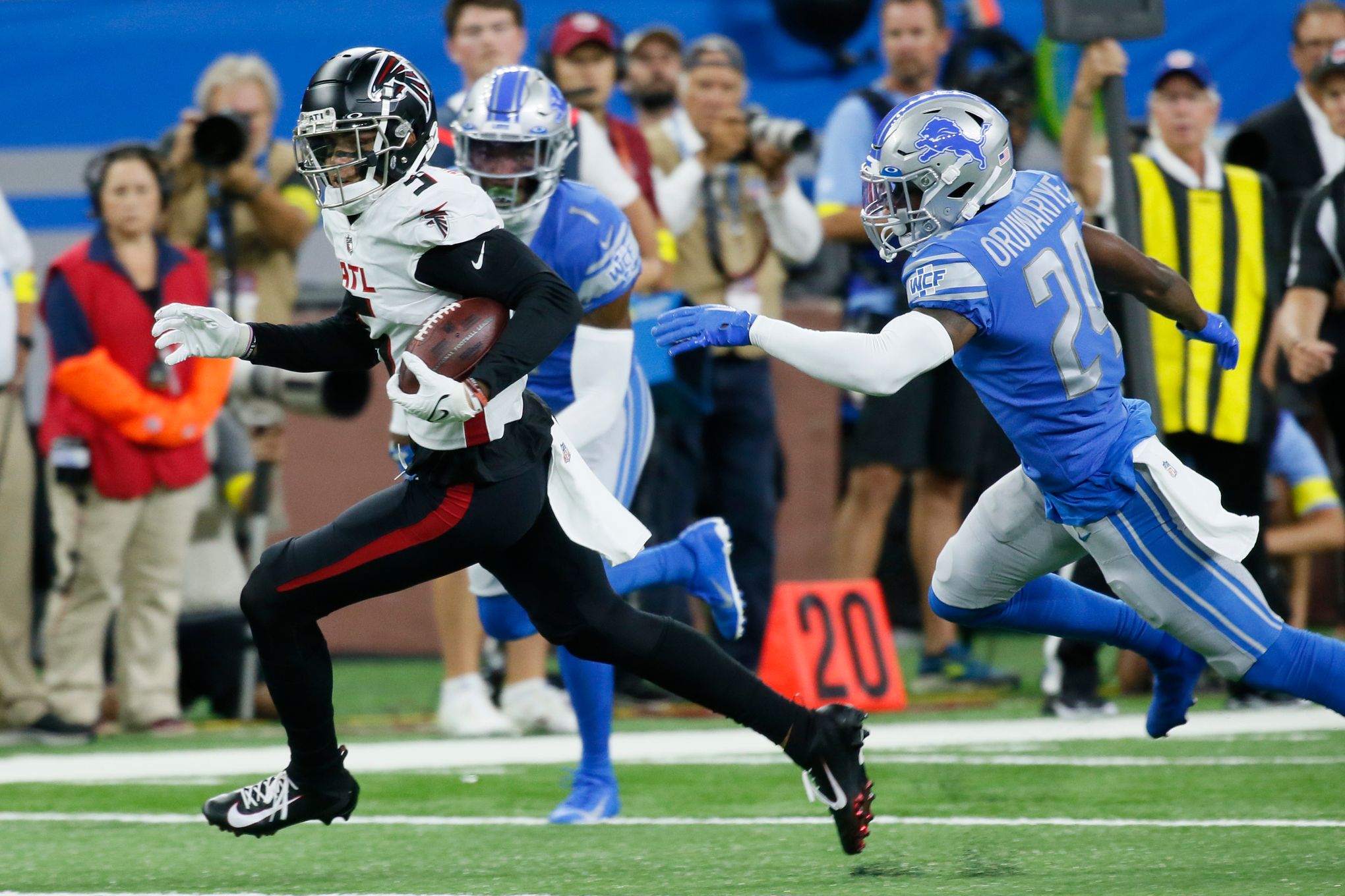 Atlanta Falcons linebacker Troy Andersen (44) runs during an NFL