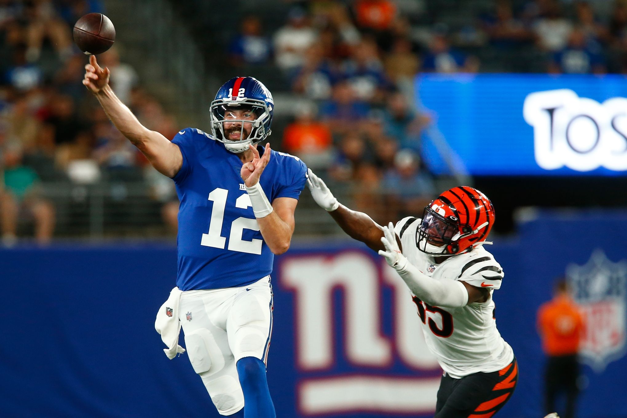 New York Giants wide receiver Alex Bachman (81) runs with the ball against  the Washington Football