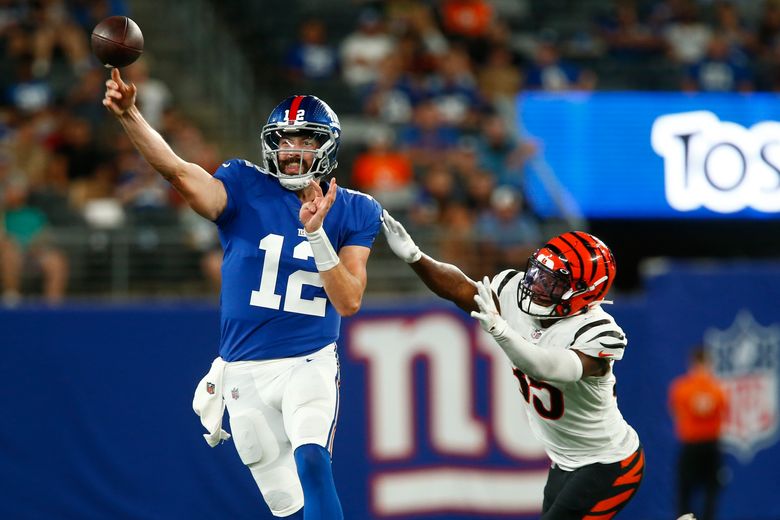 Webb rallies Giants over Bengals with 2 TD passes to Bachman