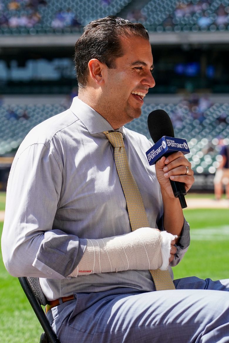 Dodgers TV reporter injured on Bernie Brewer's slide