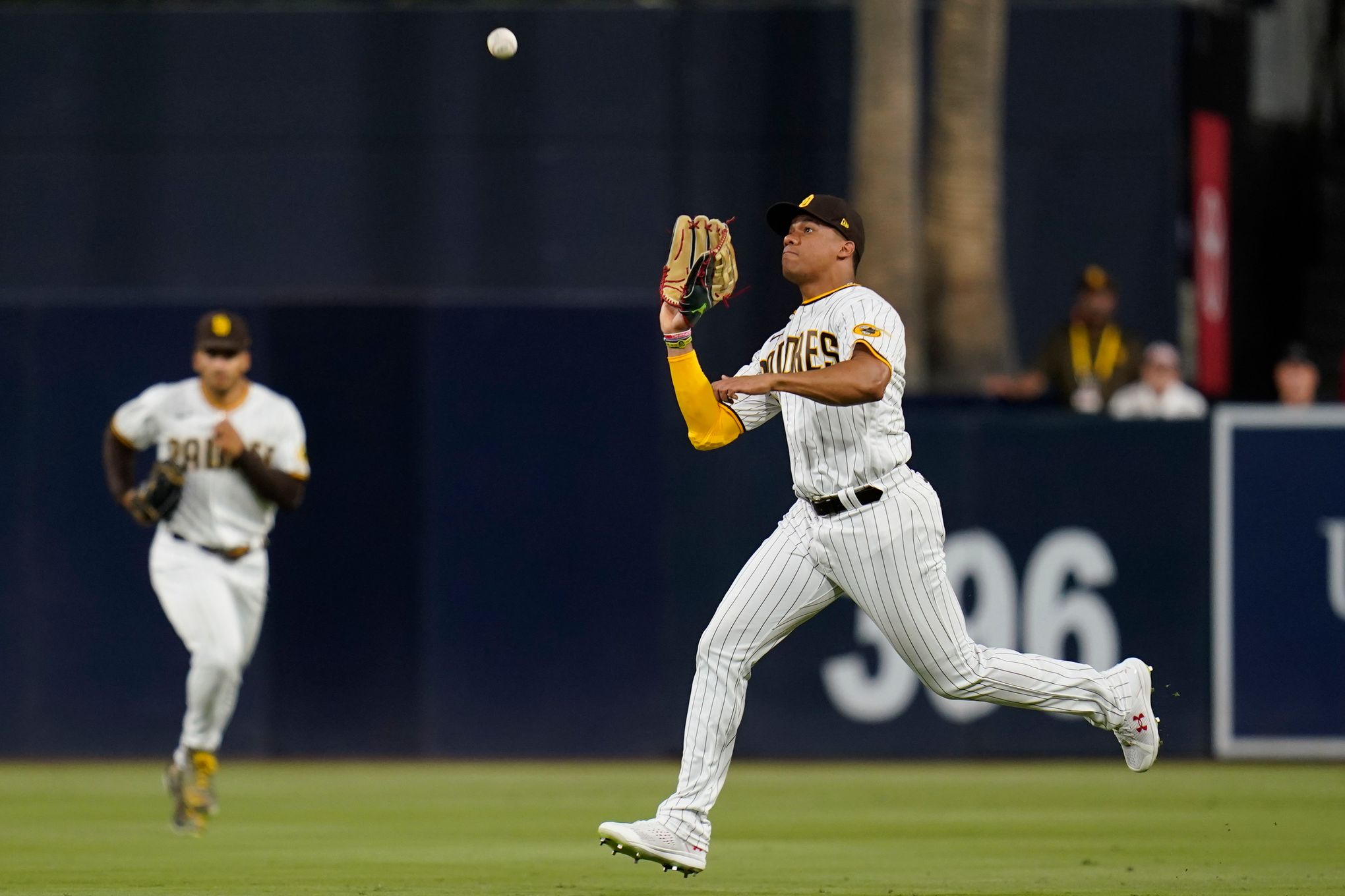 Juan Soto hits a 3-run homer in the ninth, and Padres rally to stun weary  Dodgers 11-8 – FOX21 News Colorado