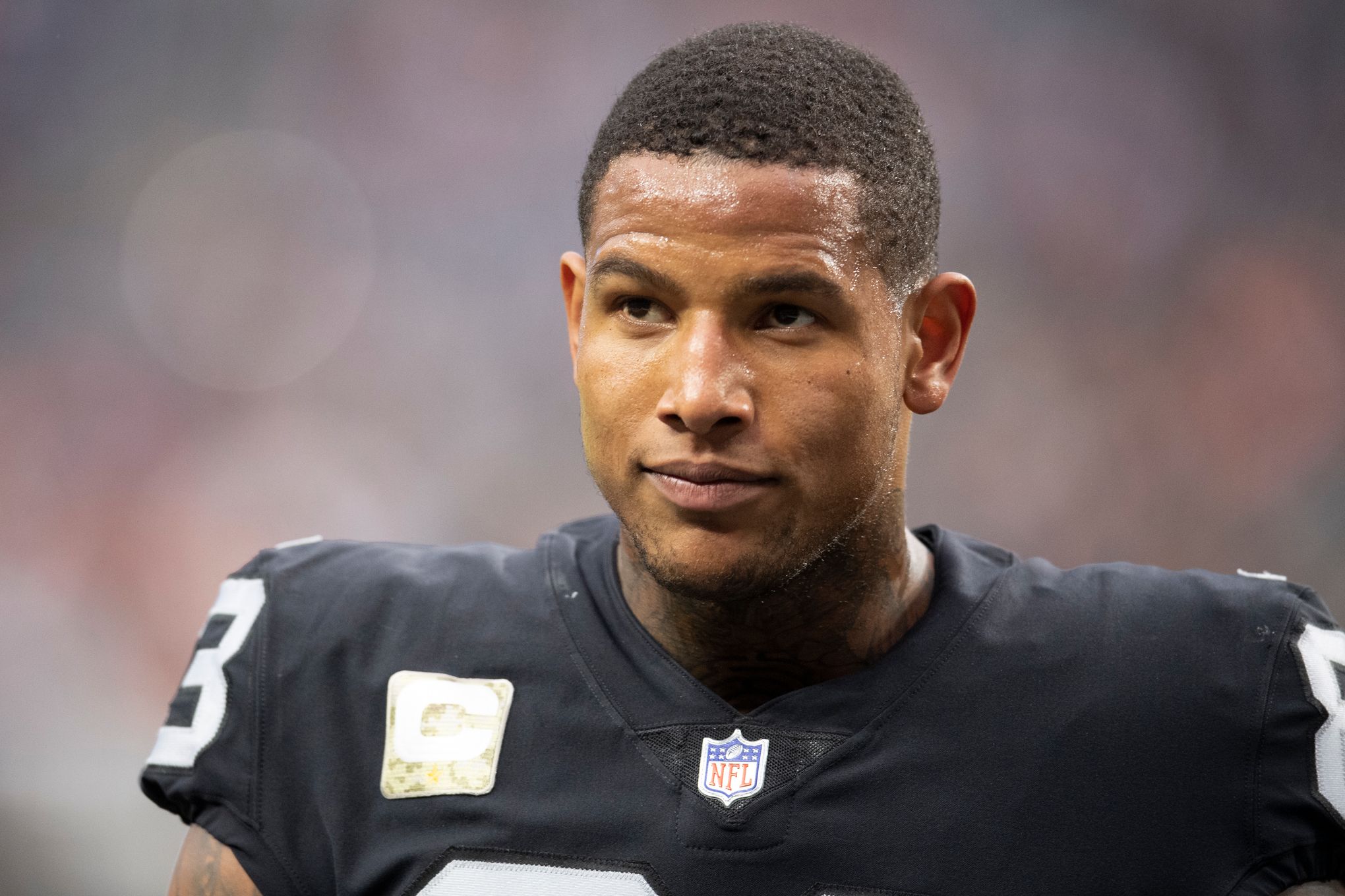 Raiders' Waller signs with new agents in search of new deal