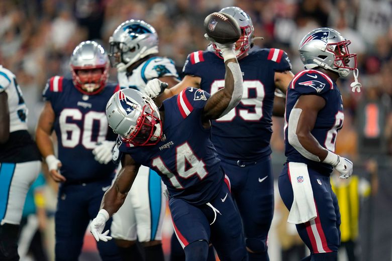 Mac Jones solid, Panthers pause QB battle in Pats' 20-10 win