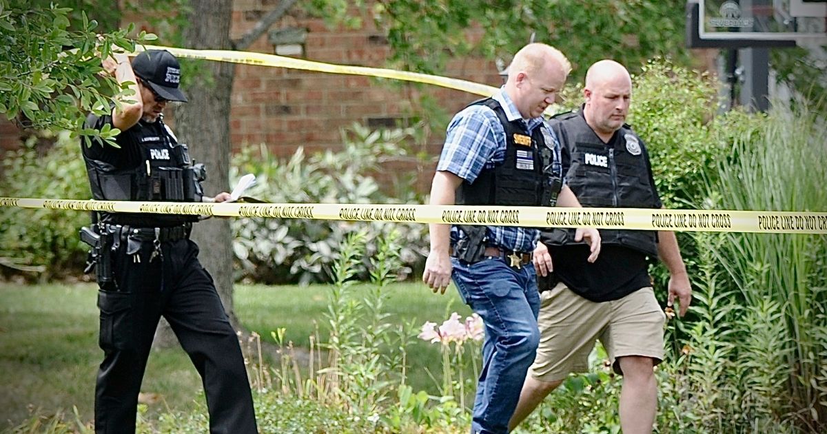 4 killed in Ohio neighborhood; authorities launch manhunt The Seattle