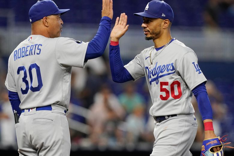 Marlins hit three homers, score nine runs in fifth inning vs. Dodgers