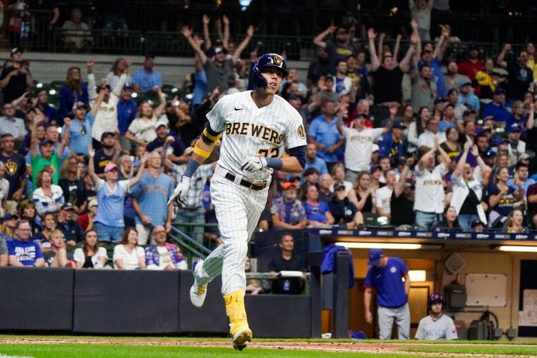 Christian Yelich & Brandon Woodruff on their favorite things about Brewers  fans