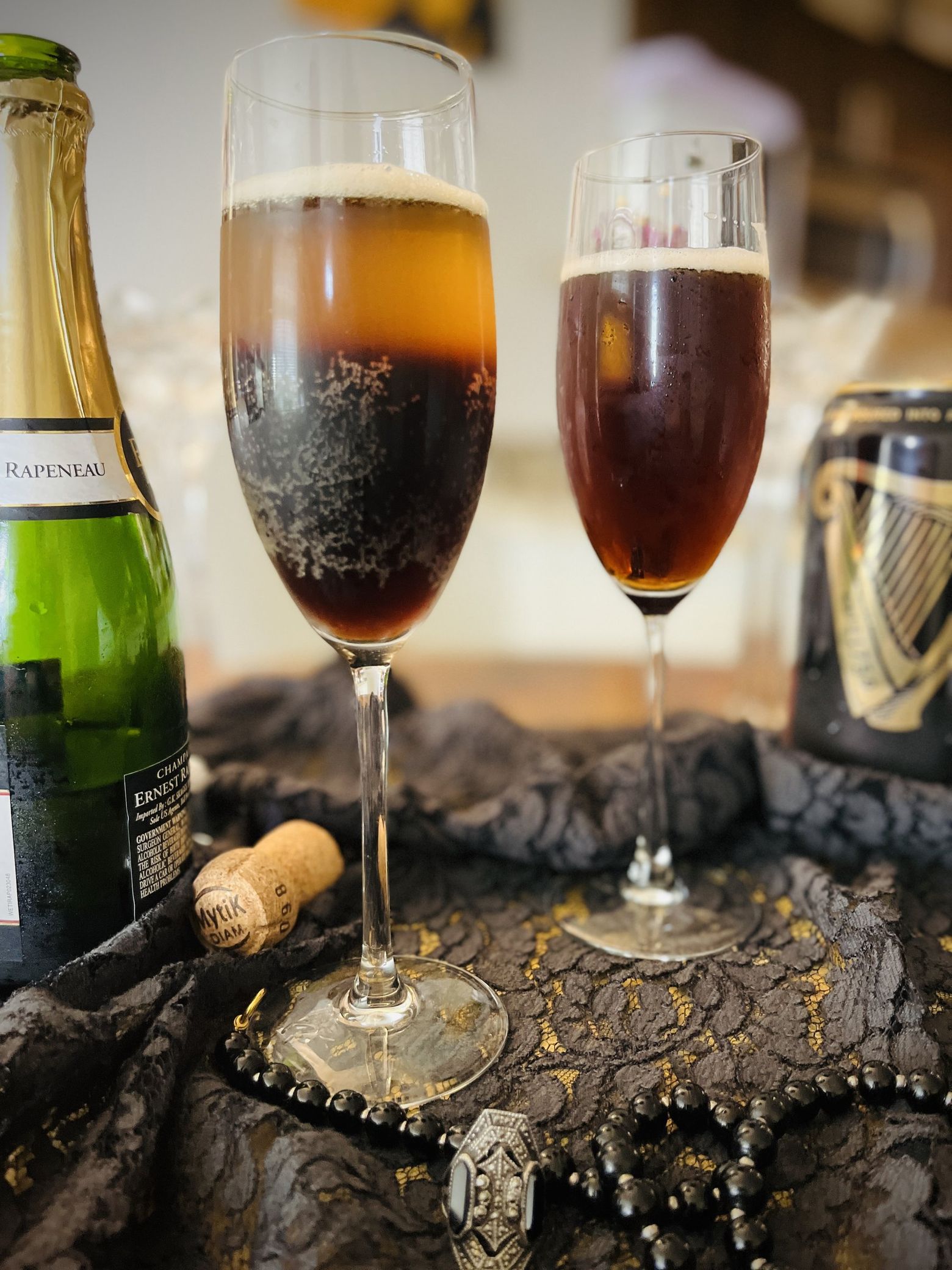 How to make a Black Velvet drink, and what its ingredients mean