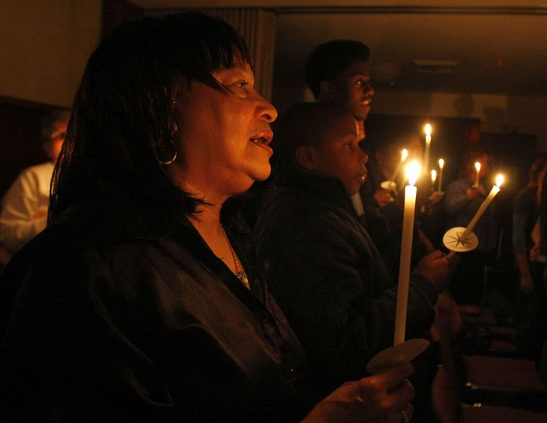 В марте 2008 года Патринелл "Пэт" Райт поет "This Little Light of Mine" вместе с молодежной группой, когда они завершают свое совещание по планированию. Райт и евангельский хор Total Experience берут с собой членов The Voice, молодежной группы католической средней школы, вместе с ними в их третью поездку на побережье Мексиканского залива Миссисипи для оказания помощи после урагана. (Джим Бейтс / The Seattle Times)