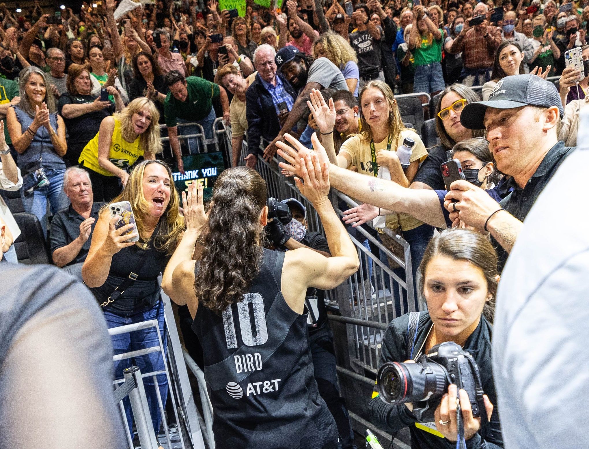 Sue Bird got a flower from a young fan for her last home game, and