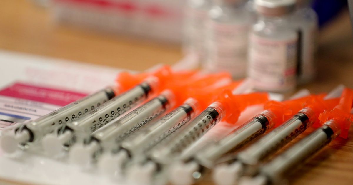 Get a flu shot with your updated COVID booster, King County health officials urge Get a flu shot with your updated COVID booster, King County health officials urge