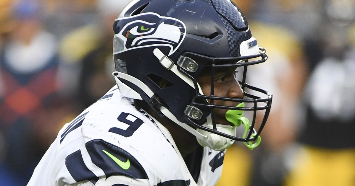 Seattle Seahawks running back Kenneth Walker III (9) wears customized  cleats before an NFL football game against the Los Angeles Rams, Sunday,  Dec. 4, 2022, in Inglewood, Calif. (AP Photo/Kyusung Gong Stock