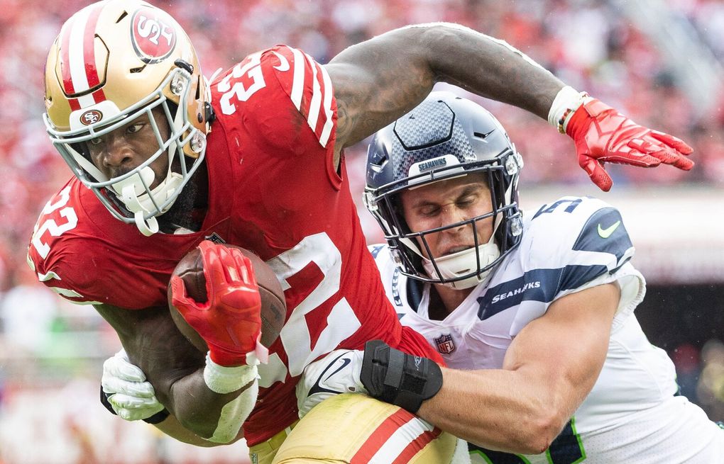 Seahawks lead 49ers 35-6 after 3 in noisy Seattle, Professional/National  Sports