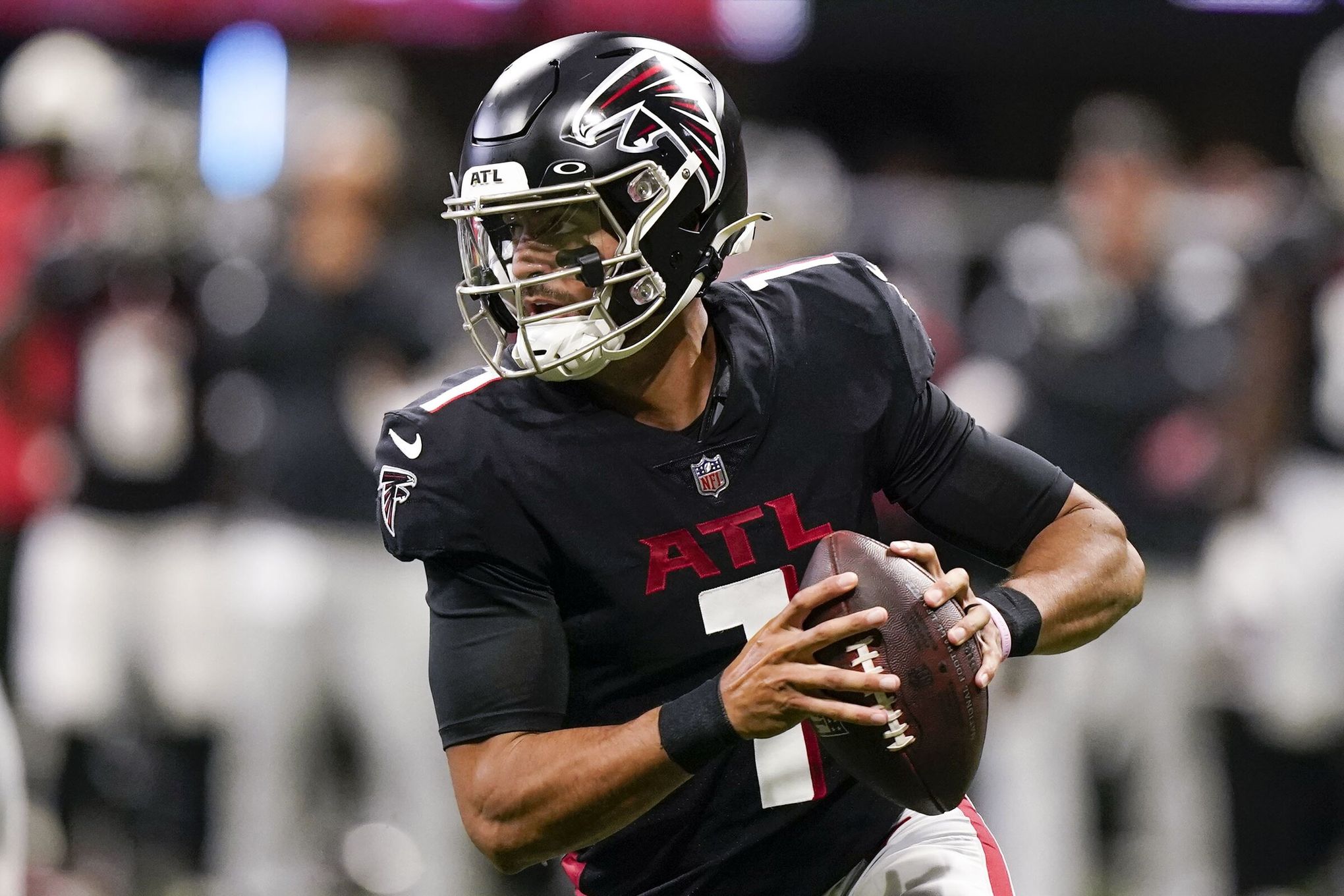 Rookie QB Desmond Ridder leads Falcons to comeback win in