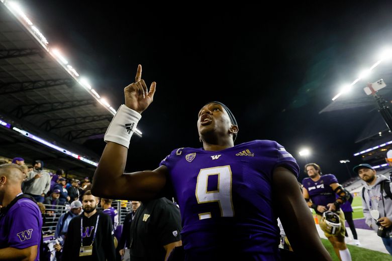 SEATTLE, WA - SEPTEMBER 03: Washingtons #8 (RB/WR) Will Nixon during a  college football game between the Washington Huskies and the Kent State  Golden Flashers on September 3, 2022 at Husky Stadium