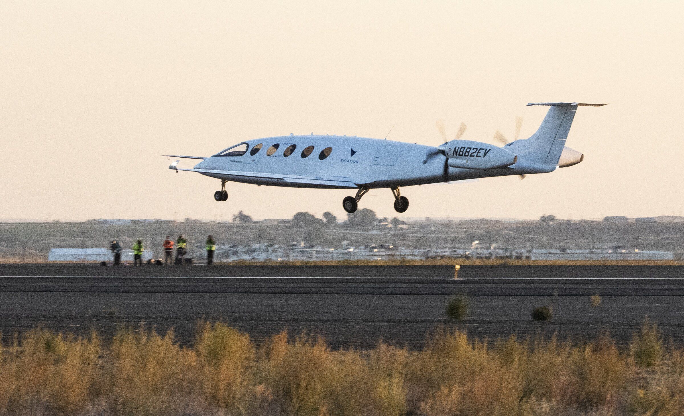 First all new electric commuter airplane takes flight at Moses