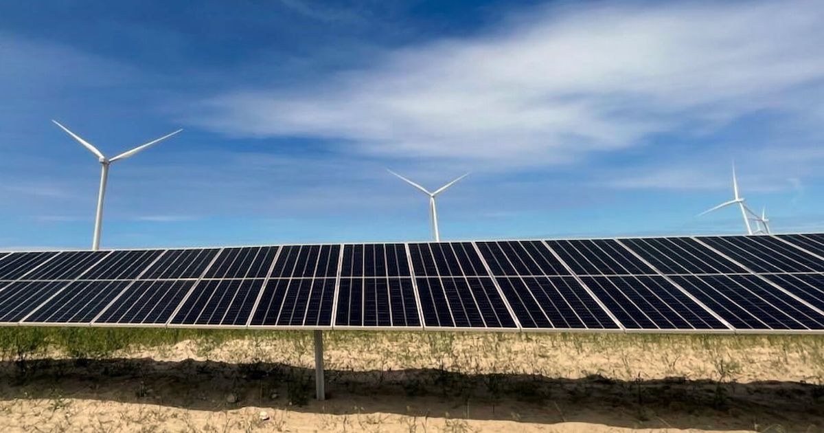 North America’s first windsolarbattery plant in tiny Oregon town