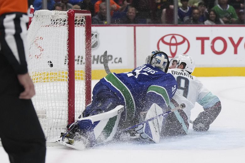 Ryan Donato scores the first goal in Seattle Kraken history! - Article - Bardown