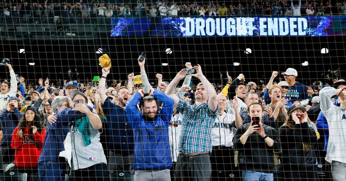 Despite limited capacity, Mariners fans join chorus of boos