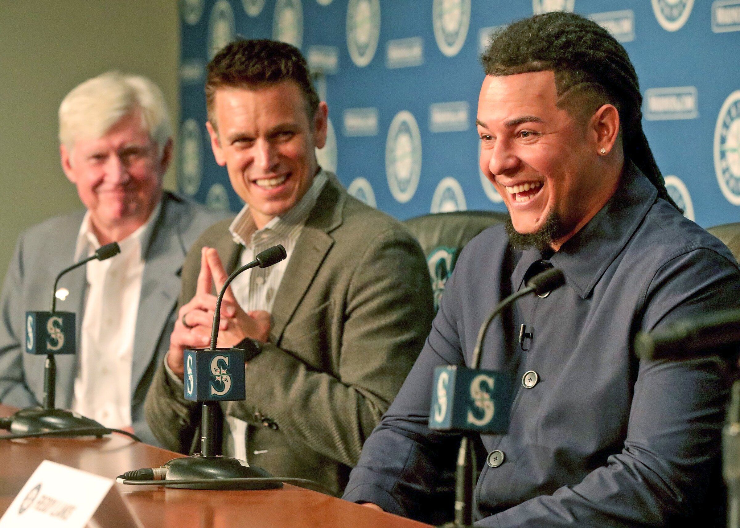 Mariners pitcher Luis Castillo's 5-year extension keeps him in the