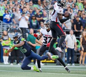 Seahawks Comeback Crumbles as Falcons Hold On for Win - The New York Times