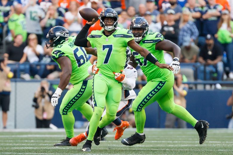 Russell Wilson's Pregame Outfit for Broncos-Seahawks Turns Heads