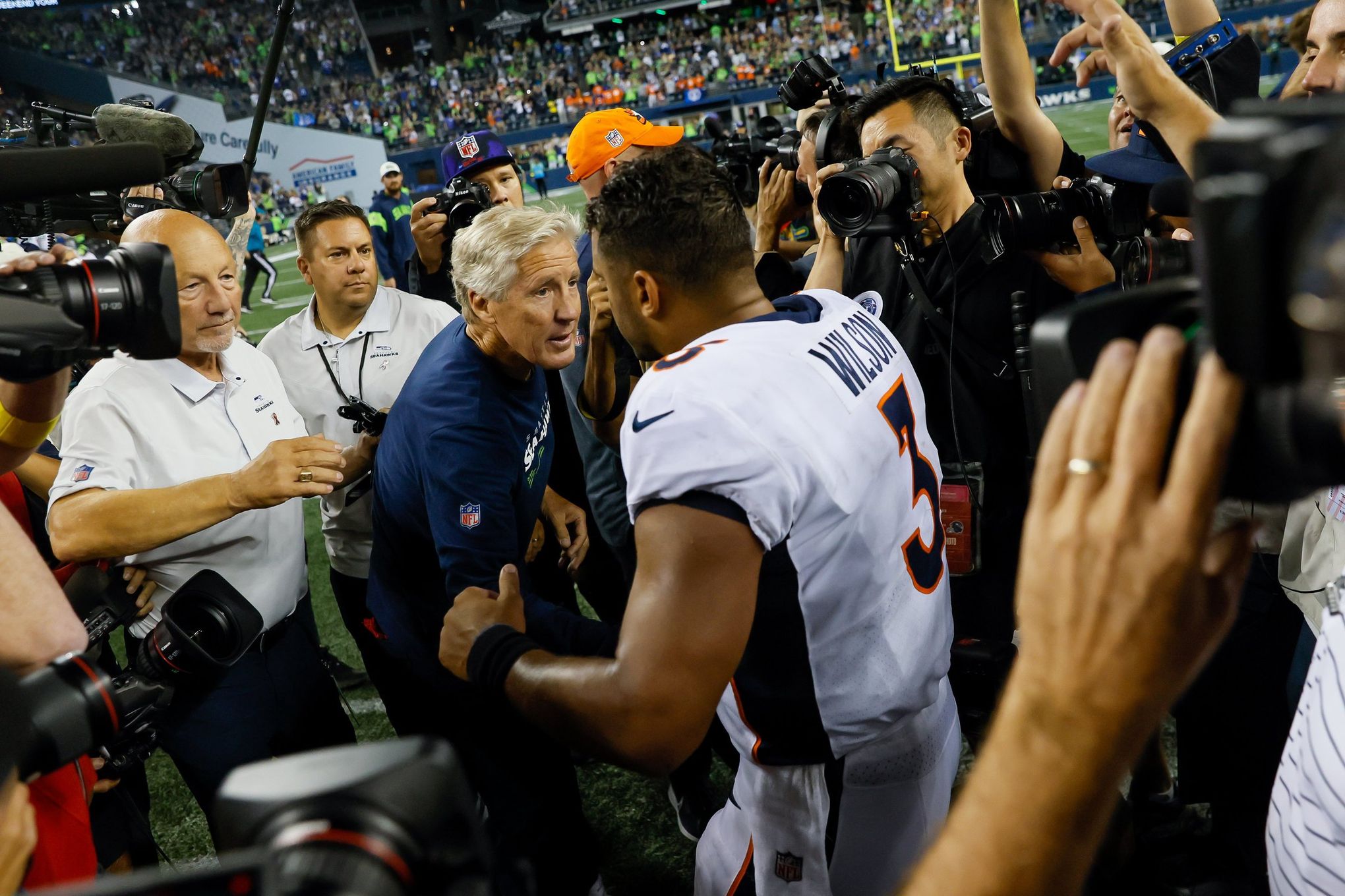 Post-Snap Reads 9/13: Seahawks beat Russell Wilson, survive Denver Broncos  - Field Gulls