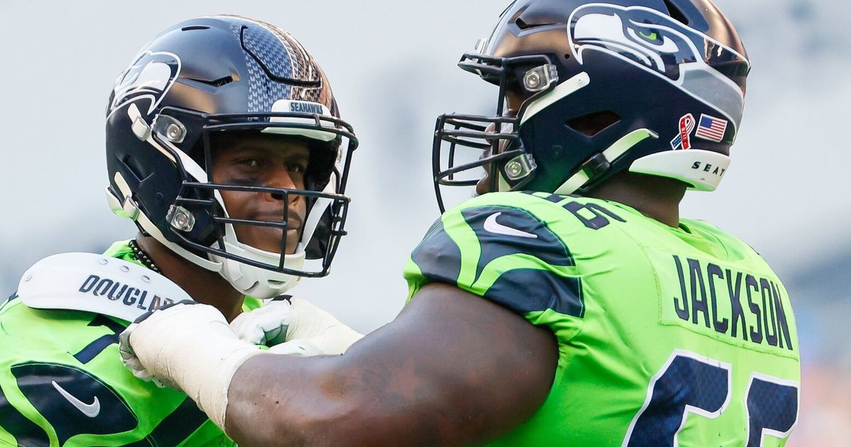 Seattle Seahawks guard Gabe Jackson (66) leaves the field at