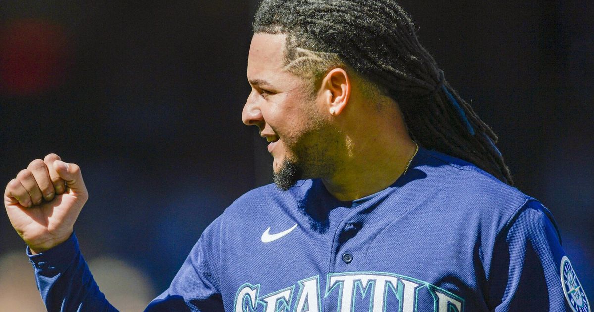 Seattle Mariners fans praise Luis Castillo for his one-hit shutout against  the Pittsburgh Pirates: He's the ace for a reason What a stud!