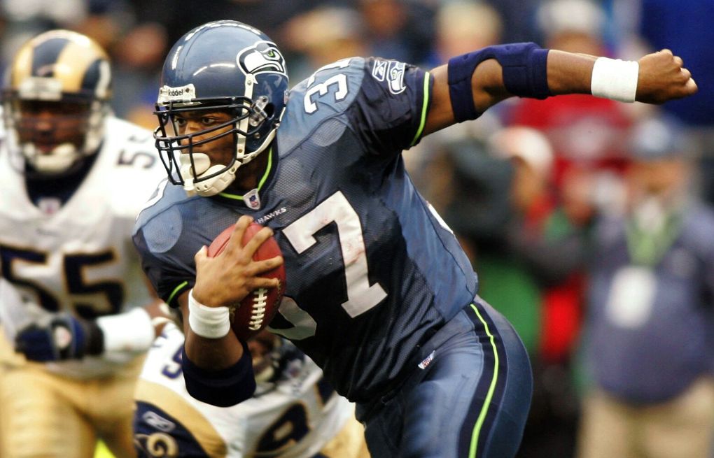 Shaun Alexander inducted into Seattle Seahawks Ring of Honor