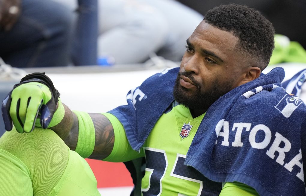 Injury News: Seahawks safety Joey Blount carted off at training camp -  Field Gulls